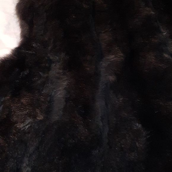 Andrew Marc Genuine NZ Opossum Fur Oversize‎ Vest - Picture 4 of 10